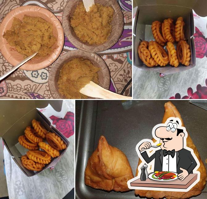 Food at Nanak Sweets