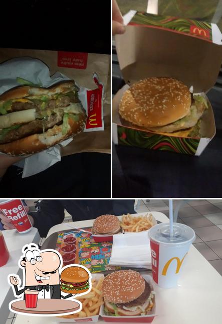 Experimente um hambúrguer no McDonald's Externo Carrefour