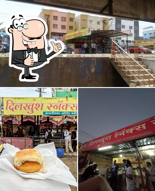 Look at this image of Dilkhush vadapav