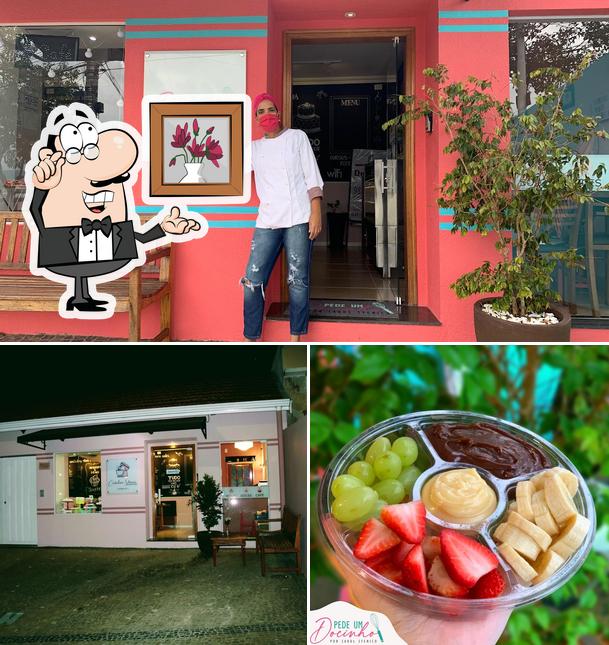Entre diferentes coisas, interior e comida podem ser encontrados no Confeitaria Pede Um Docinho - Bolos - Doces - Sobremesas à Pronta Entrega - Cafeteria Espaço Infantil- Delivery Bolos e Doces