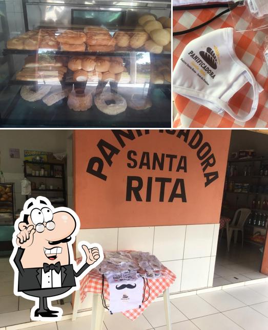 A imagem da interior e cidadãos a Padaria Santa Rita