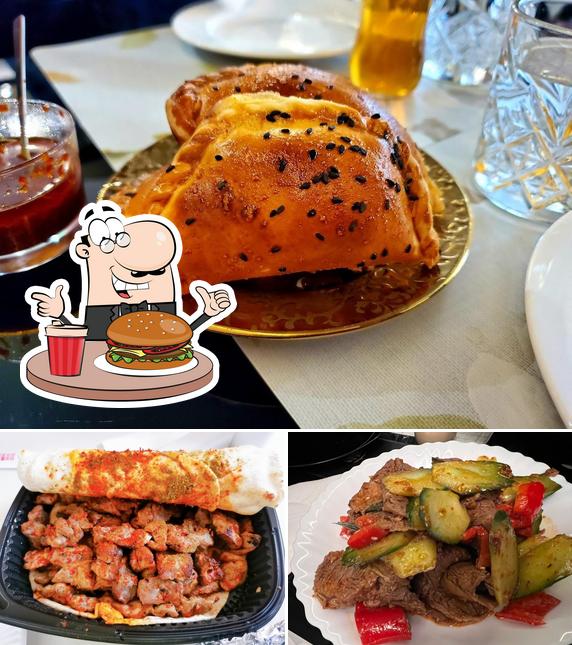 Essayez un hamburger à Krorän restaurant Ouïghour 楼兰正宗新疆维吾尔清真餐厅