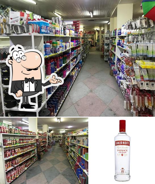 Entre diversos coisas, interior e álcool podem ser encontrados no Bonanza Supermercados