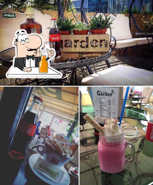 Disfrutra de tu bebida favorita en Caffe Bar Garden