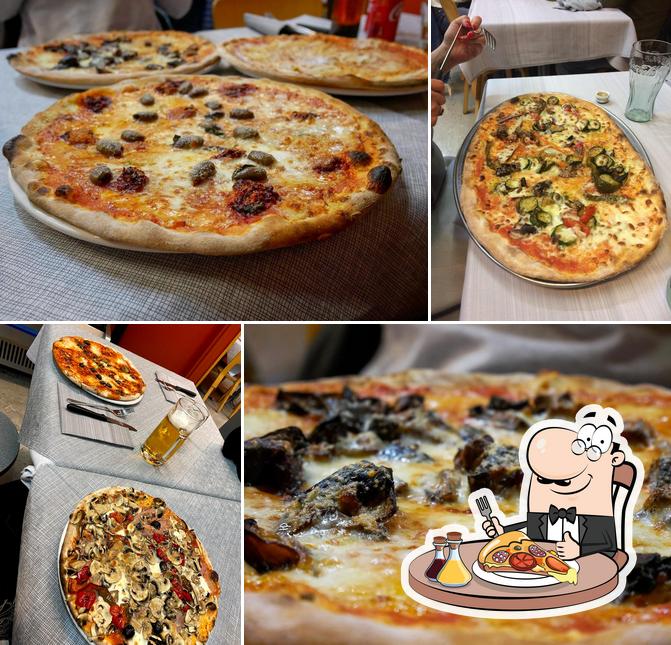 Ordina tra le svariate varianti di pizza