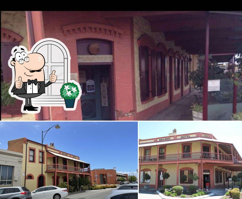 Railway Hotel, 247 St Vincent St in Port Adelaide Restaurant reviews