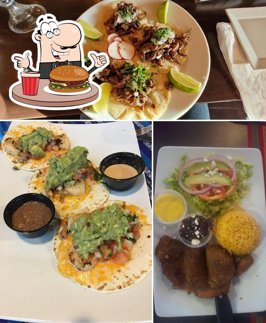 Essayez un hamburger à Mexico Lindo Tacos & Grill