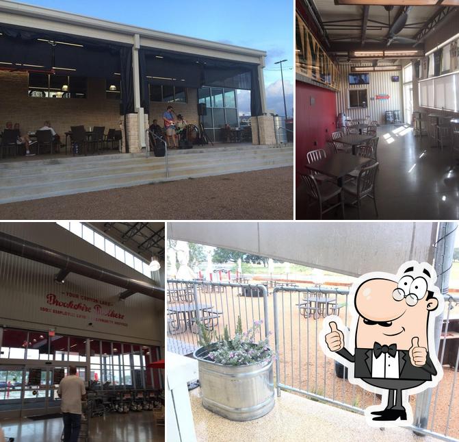 Brookshire Brothers Express in Canyon Lake Restaurant reviews