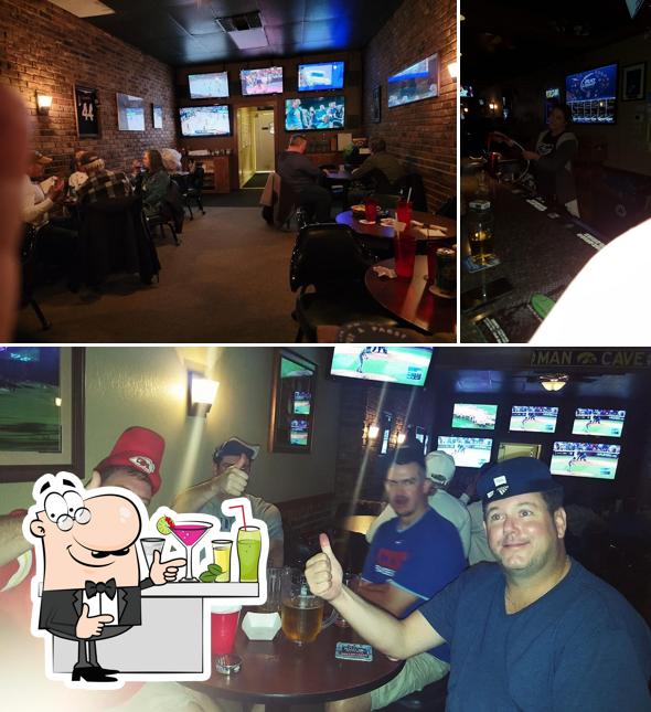 Damon's Sports Bar & Grill in Waterloo Restaurant menu and reviews
