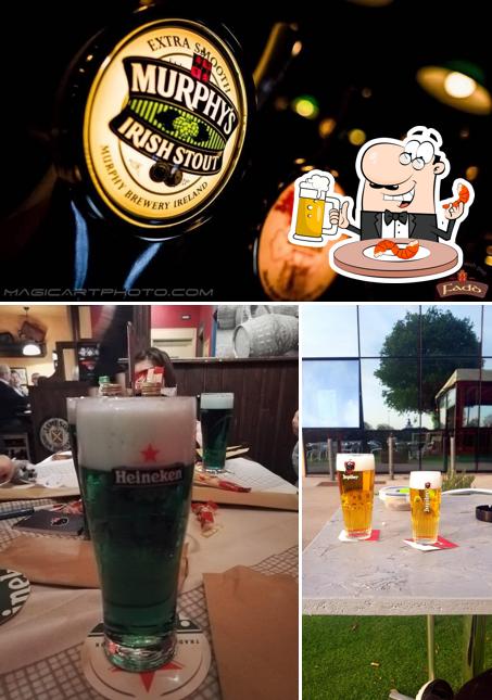 Puoi goderti un rinfrescante bicchiere di birra chiara o scura