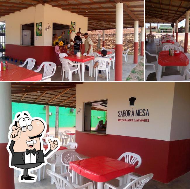 O interior do Restaurante Sabor à Mesa