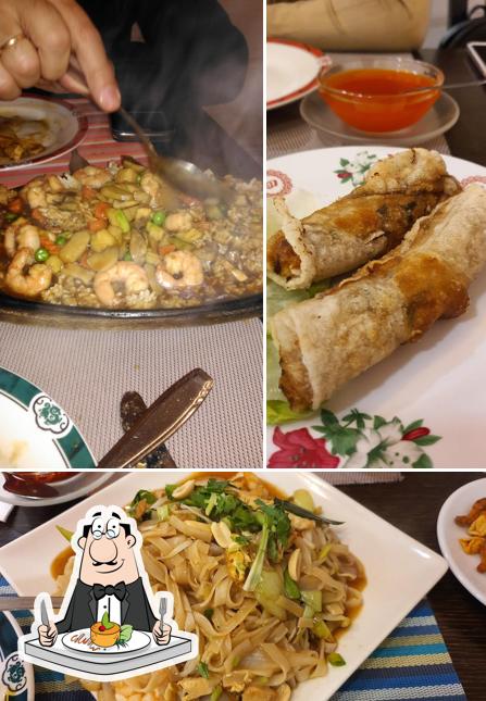 Food at Restaurante Long Tu
