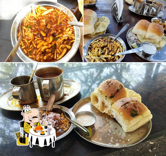 Food at Peruchi Wadi Chulivarachi Misal