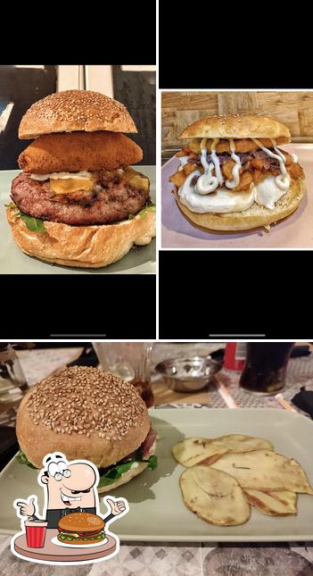 Commandez un hamburger à La Serra Bistrot