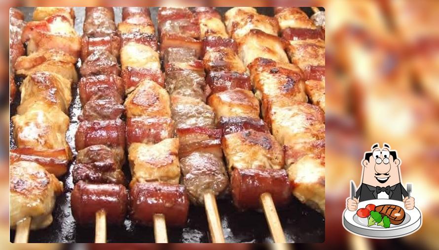 Prove refeições de carne no Espetinho Goiás