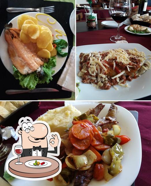 Comida en Antaño Cafe + Resto