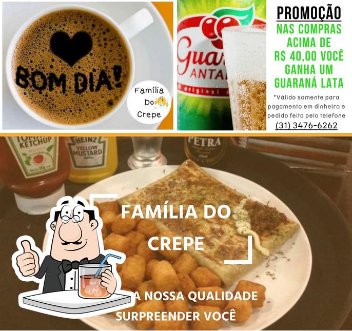 Observa las imágenes que hay de bebida y comida en Família do Crepe