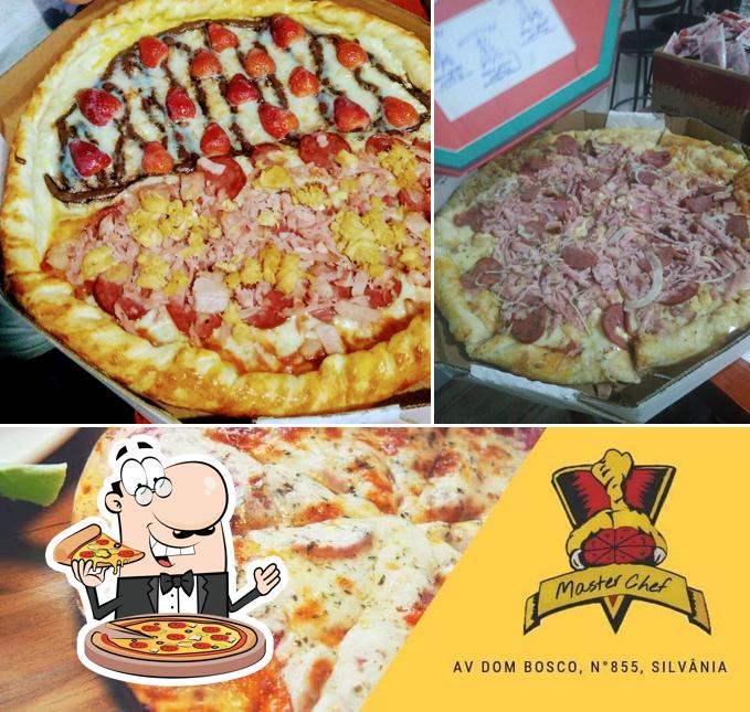 Order pizza at Master Chef Pizzas e Salgados