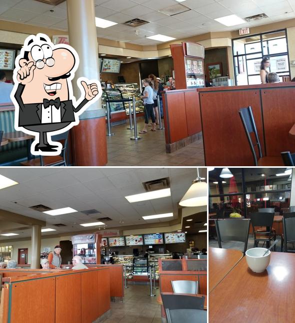 L'intérieur de Tim Hortons