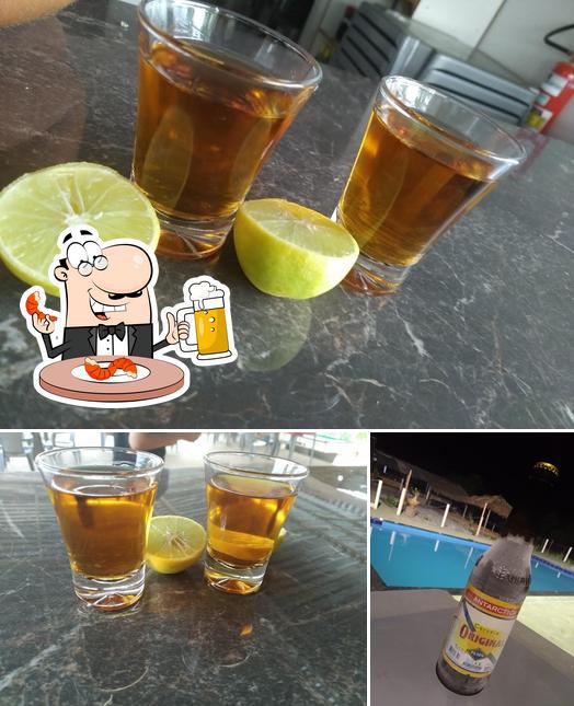 Você pode tomar uma tulipa de cerveja leve ou escura