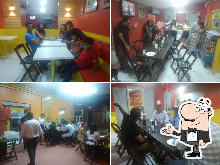 Veja imagens do interior do Espetos Mania