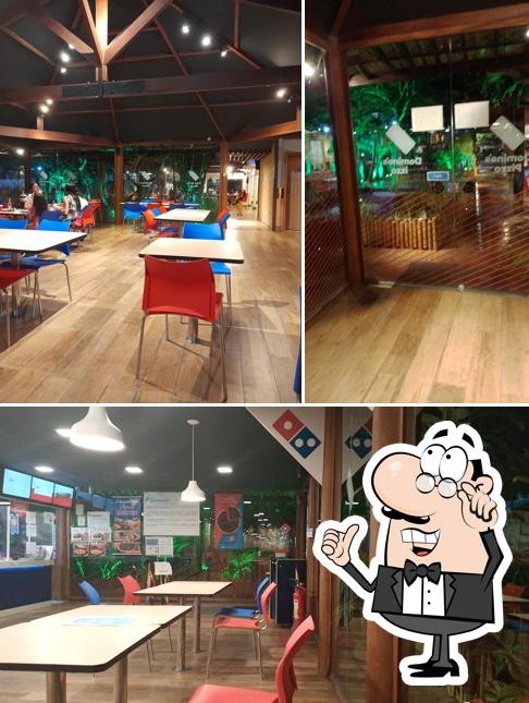 O interior do Dominos Pizza Lauro de Freitas