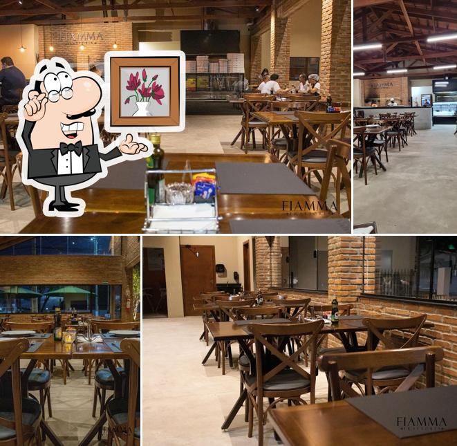 O interior do Fiamma Trattoria