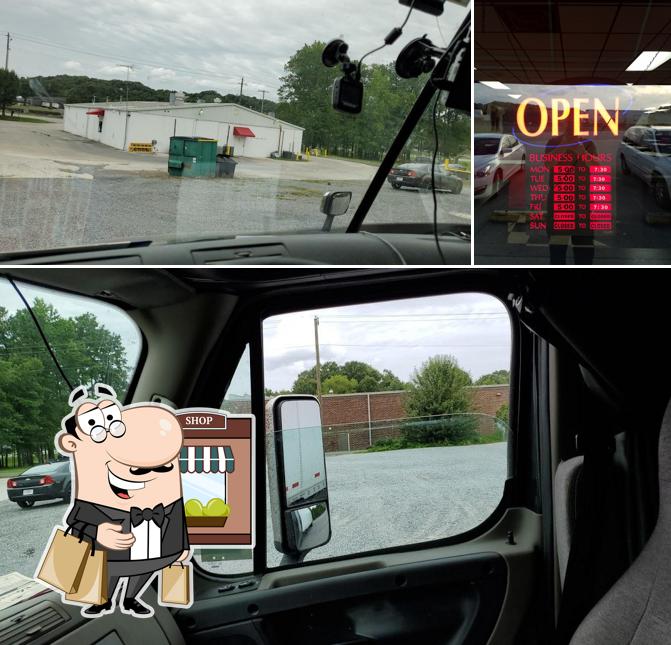 Gill's Grill in Dalton Restaurant menu and reviews
