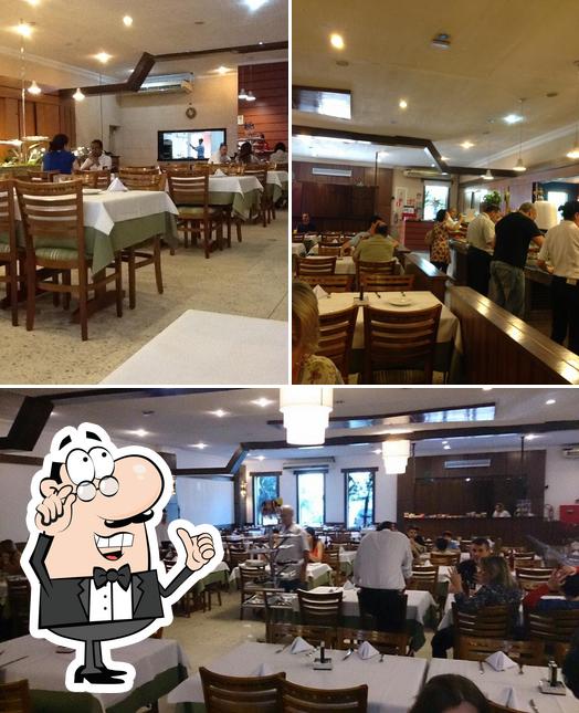 O interior do Beer's Park Grill