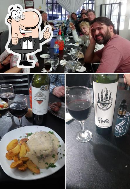 comedor del club el luchador, Rosario, 9 de Julio 4450 - Restaurant reviews