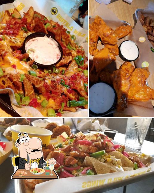 Buffalo Wild Wings, 1401 Hwy 6 Building B in Sugar Land Restaurant