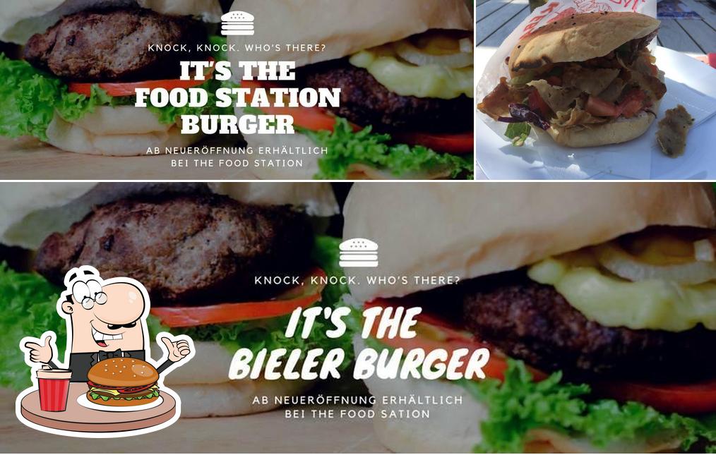 Ordina un hamburger a Food Station