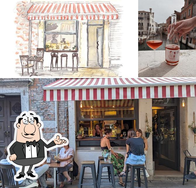 Dai un'occhiata agli interni di Bar Caranto
