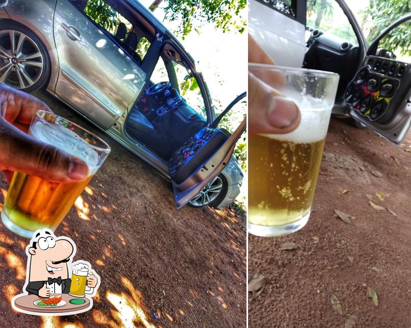 Peça um copo de cerveja leve ou escura