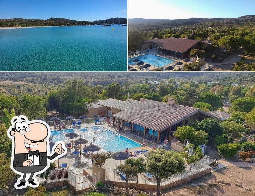 Profitez de la vue extérieure de Camping Rondinara
