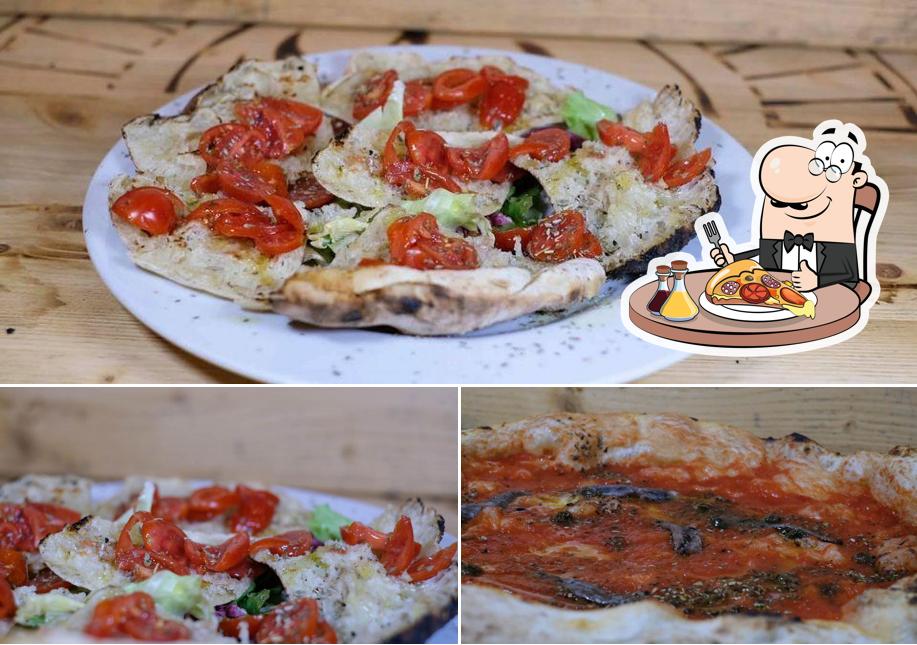 A Pizzeria dal Casertano, puoi goderti una bella pizza