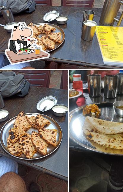 Food at Khandelwal Dhaba