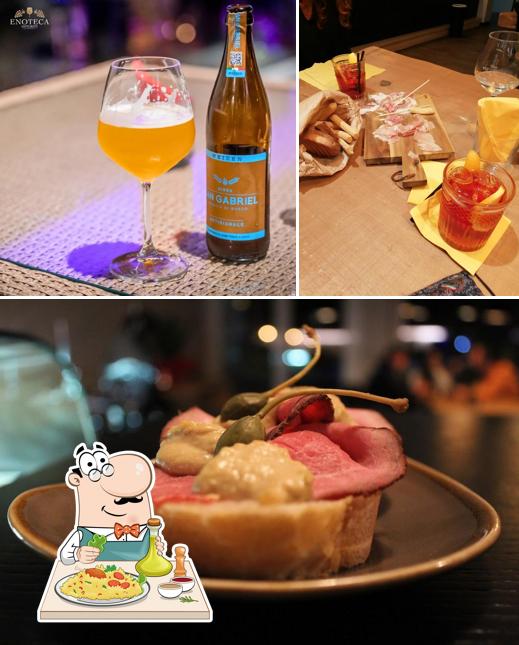 Questa è la immagine che presenta la cibo e interni di Enoteca Vettoretti