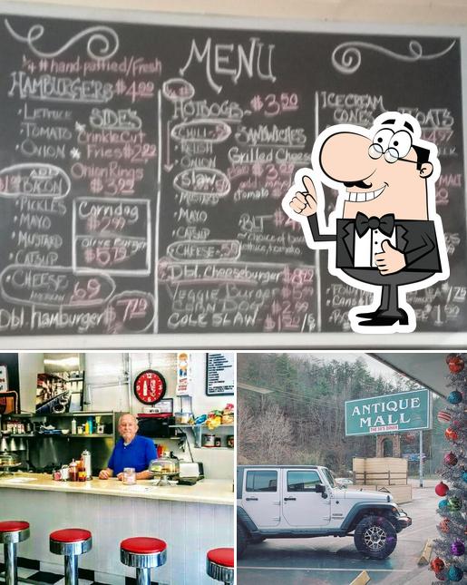 Bob's Burgers in Pigeon Restaurant menu and reviews