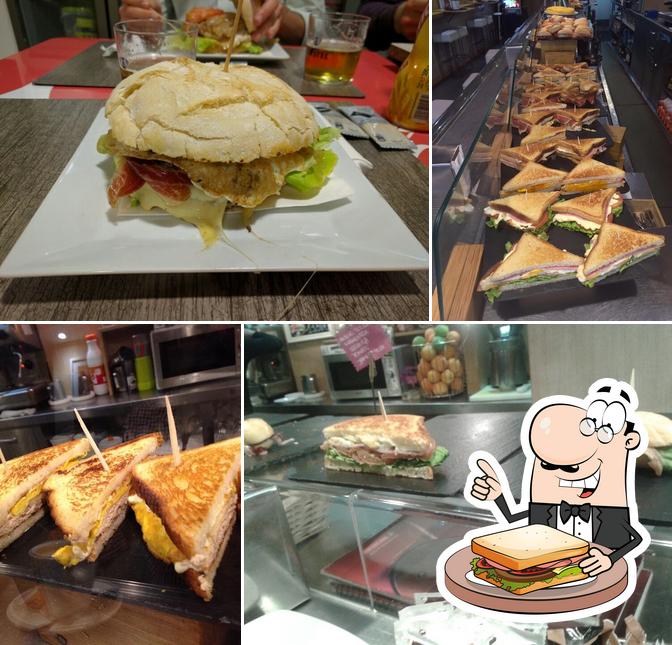 Order a sandwich at La Casa del Ibérico