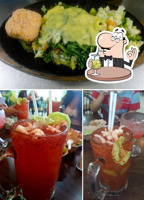 The picture of drink and food at Mariscos El Mar Suc. 1