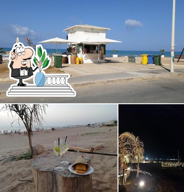 La foto di esterno e cibo da Cafè de Mar