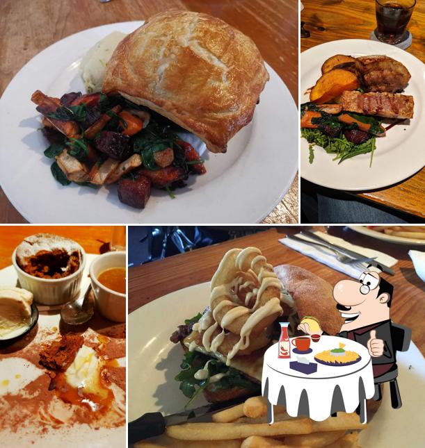 Find the best place to eat in Tamborine Mountain, spring 2024