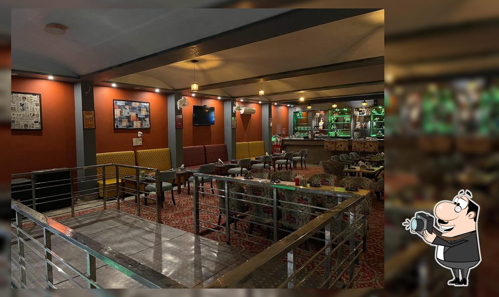 Hive Bar & Lounge