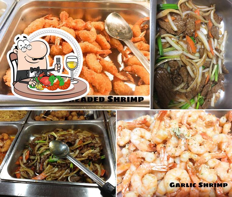 Try out seafood at Red Rice Buffet