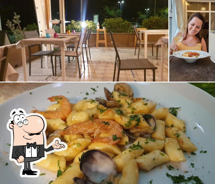 La interni e cibo del ristorante