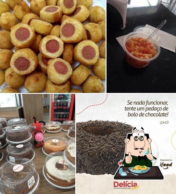 Comida em Padaria e Confeitaria Delícia