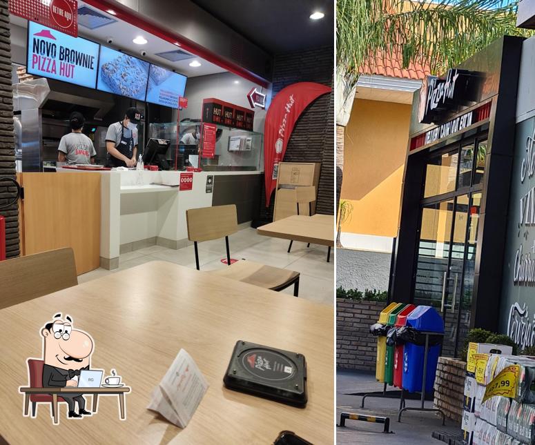 O interior do Pizza Hut Marília