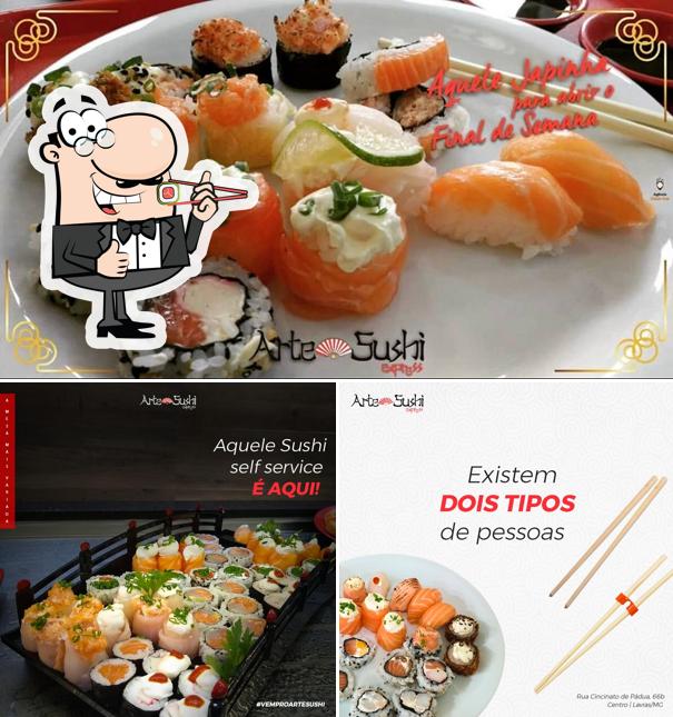 Rolos de sushi são oferecidos por Arte Sushi Express