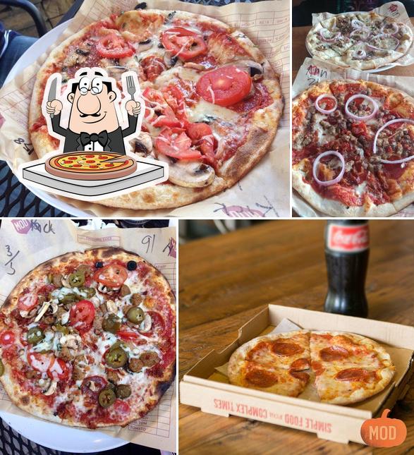 Закажите пиццу в "MOD Pizza"
